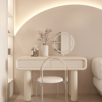 Туалетный столик в кремовом стиле, столик для осветительных приборов, маленькая минималистичная спальня
