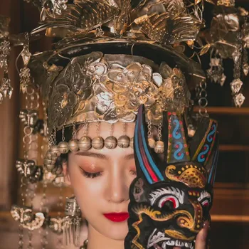 Этническая мода меньшинства Мяо, хмонг, Серебряная вышивка, Фестивальный костюм, Женская одежда со шляпой, ожерелье, Браслеты, Фотографии